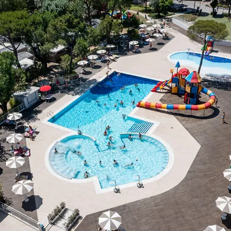 Kompleks wypoczynkowy Club Del Sole Marina Family 4*